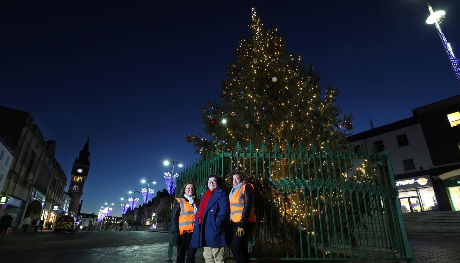 Building company continues to support Darlington’s Christmas tree